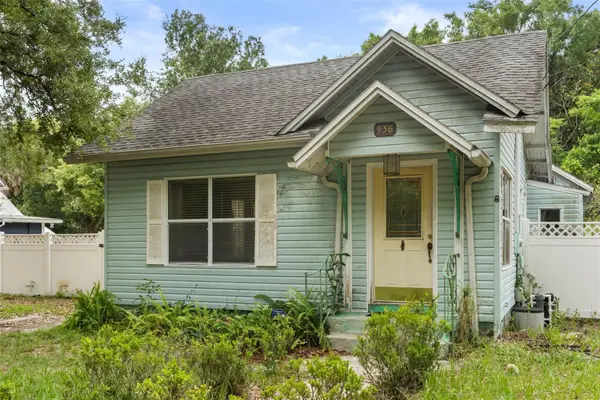 936 E 5th Avenue, MOUNT DORA, FL 32757