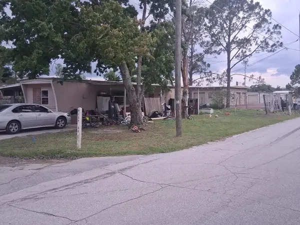 36449 West Drive, FRUITLAND PARK, FL 34731