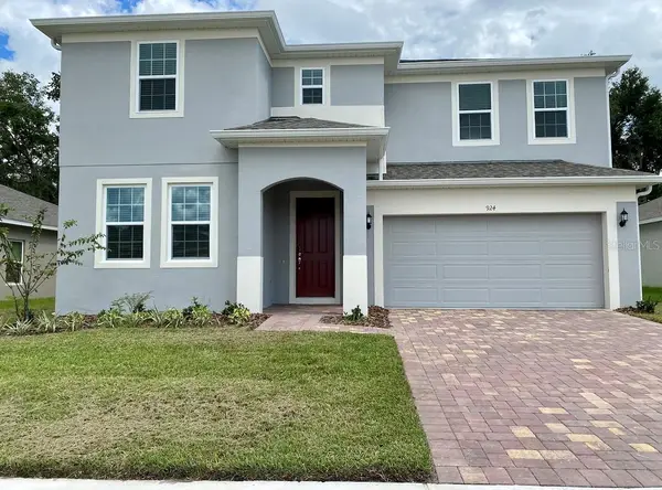 924 Avenal Lane, DAVENPORT, FL 33837