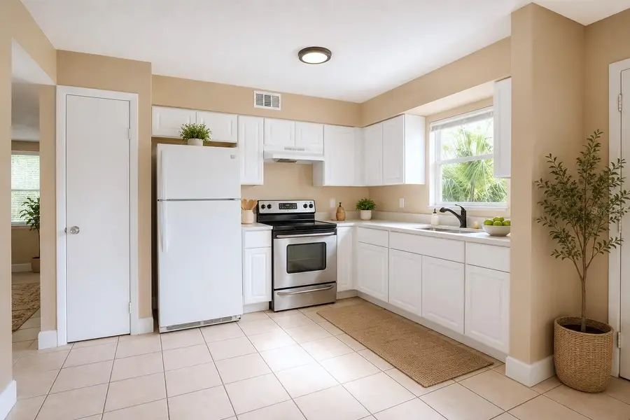 1352 W Kaley Avenue, Orlando, FL 32805 - #2