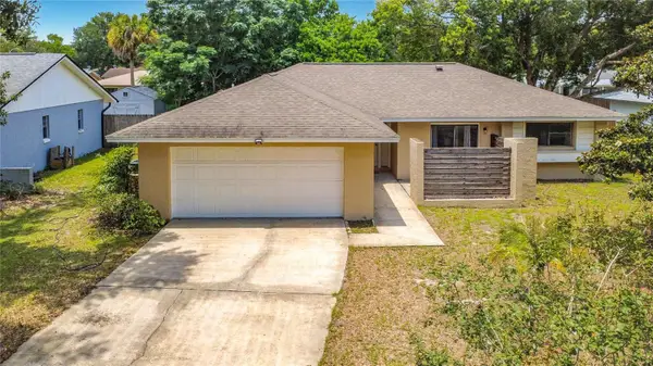 800 Wavecrest Drive, ORLANDO, FL 32807