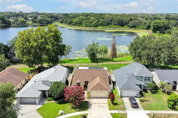 1224 Lake Blue Circle, APOPKA, FL 32703