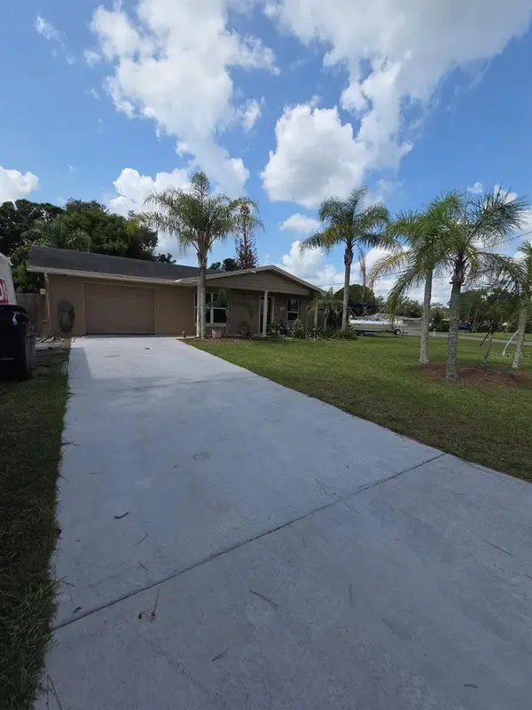230 E 6th Street, OVIEDO, FL 32766