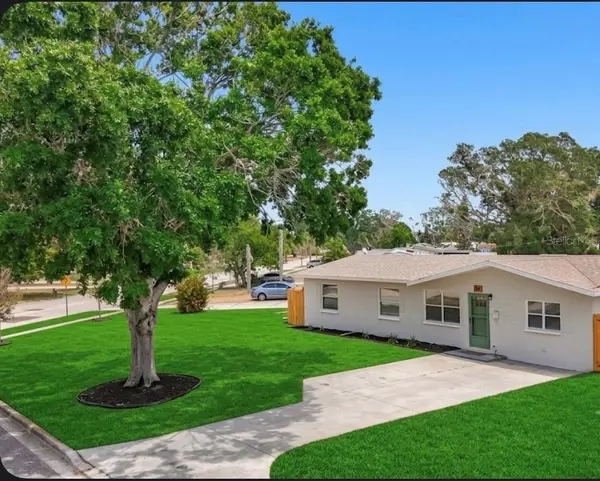 200 Lewis Boulevard Se, ST PETERSBURG, FL 33705
