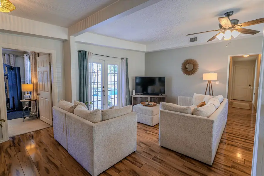 648 N Lake Avenue, Apopka, FL 32712 - #3