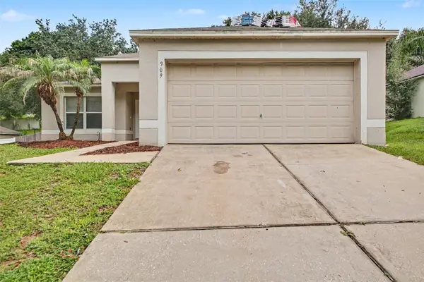 909 Bristle Cone Court, MINNEOLA, FL 34715