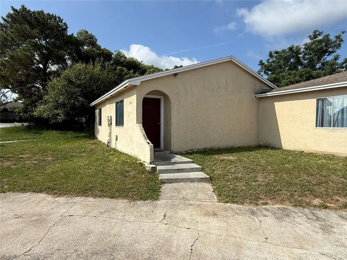 7425 Villas Oak Court, Orlando, FL 32835 - #1