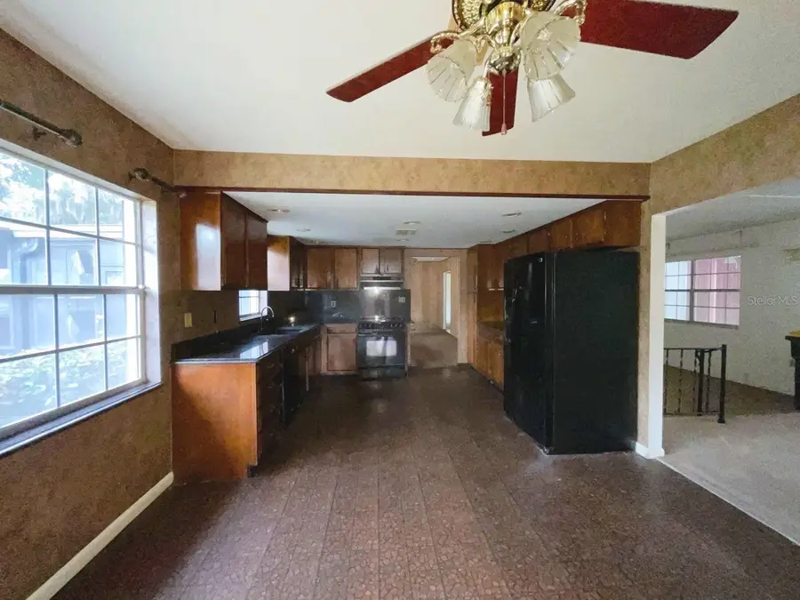 603 W Ocala Street, Umatilla, FL 32784 - #2