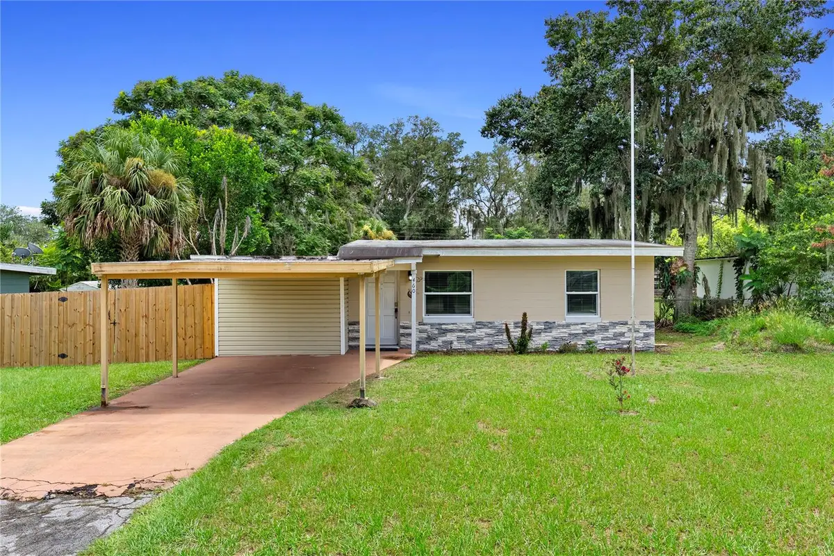 460 E 3rd Street, Chuluota, FL 32766 - #1