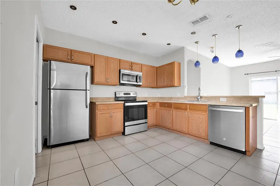 433 Lakeview Road, Poinciana, FL 34759 - #3