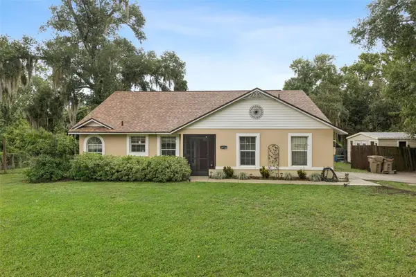 30724 Fairview Avenue, TAVARES, FL 32778