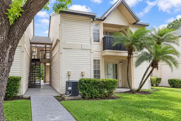 1956 Lake Atriums Circle #144, ORLANDO, FL 32839