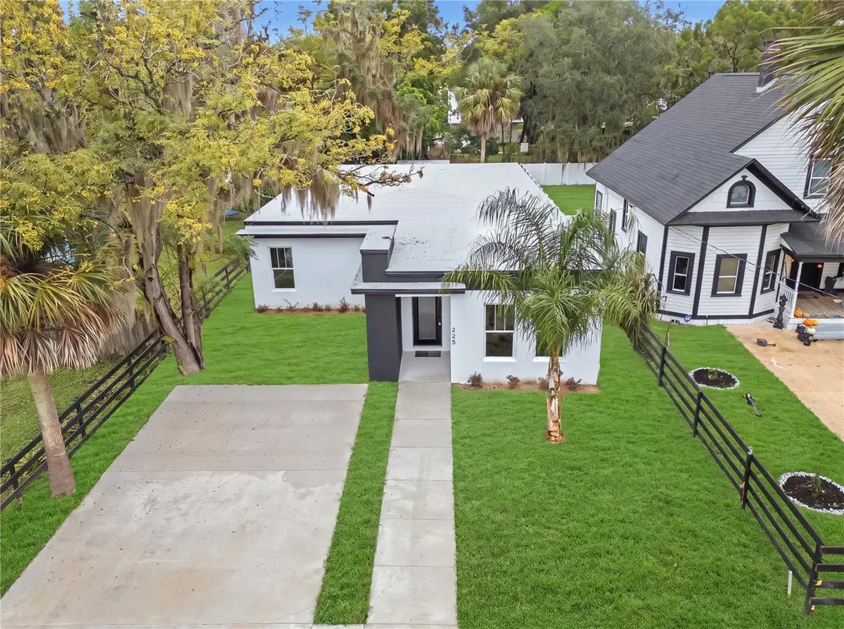 225 E Hyde Park Avenue, Eustis, FL 32726 - #1