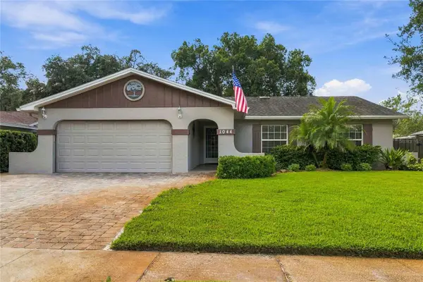1044 Forest Circle, WINTER SPRINGS, FL 32708