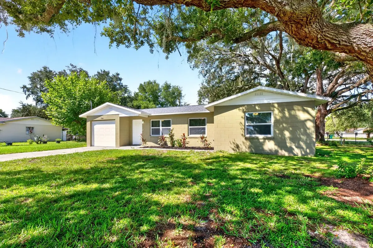 706 Elm Avenue, Fruitland Park, FL 34731 - #1