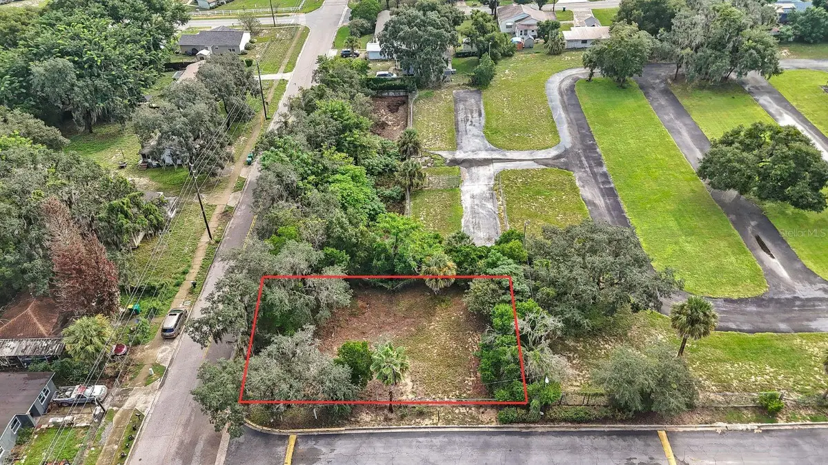 1500 E Mcdonald Avenue, Eustis, FL 32726 - #1