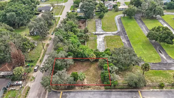 1500 E Mcdonald Avenue, EUSTIS, FL 32726