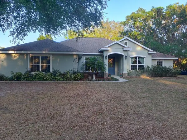 427 Carolina Avenue, LADY LAKE, FL 32159