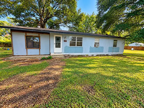 1825 Huggins Drive, APOPKA, FL 32703