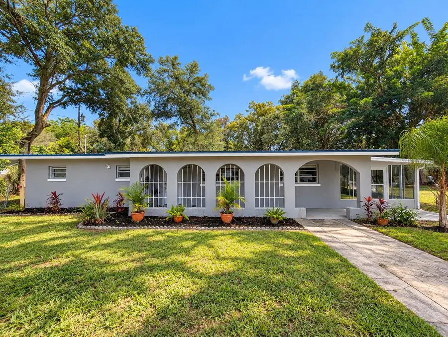 1300 S Dewey Street, Eustis, FL 32726 - #2