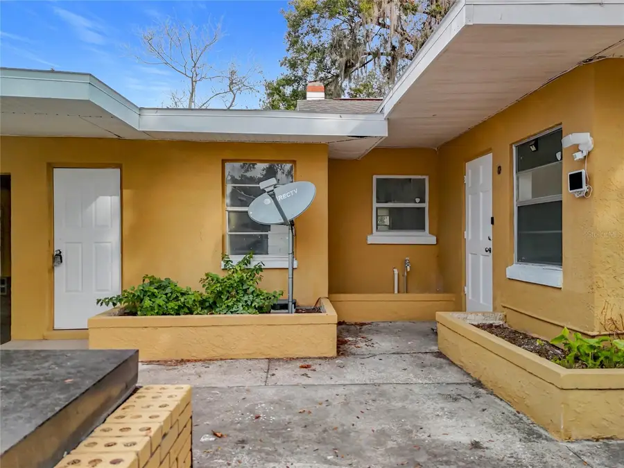 201 N East Street, Leesburg, FL 34748 - #3