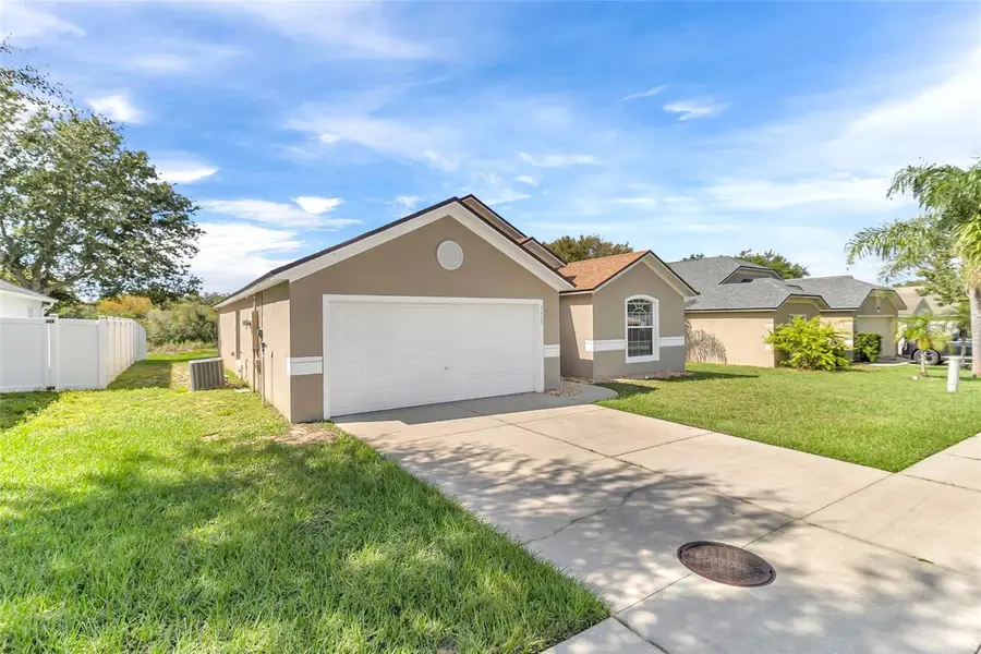 2425 Merry Road, Tavares, FL 32778 - #2