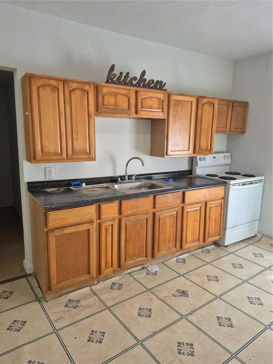 1121 S Locust Avenue, Sanford, FL 32771 - #3