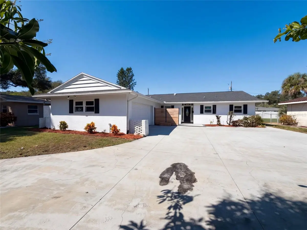 2645 Roy Hanna Drive S, Saint Petersburg, FL 33712 - #1