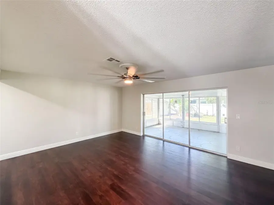 2645 Roy Hanna Drive S, Saint Petersburg, FL 33712 - #3