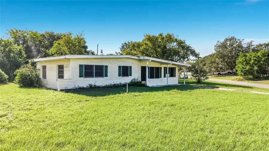 400 E 5th Street, Chuluota, FL 32766 - #2
