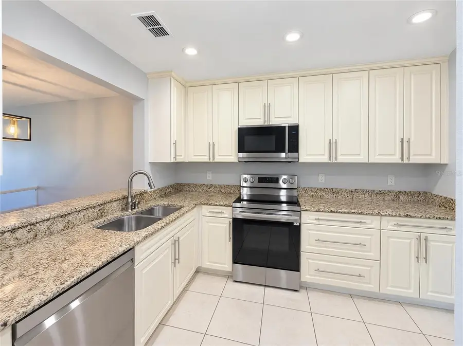 638 Maple Oak Circle #112, Altamonte Springs, FL 32701 - #2