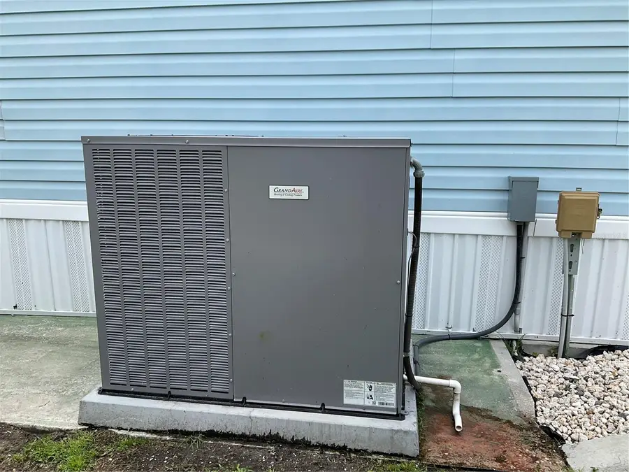 2128 SE 32nd Street, Taylor Creek, FL 34974 - Image #3