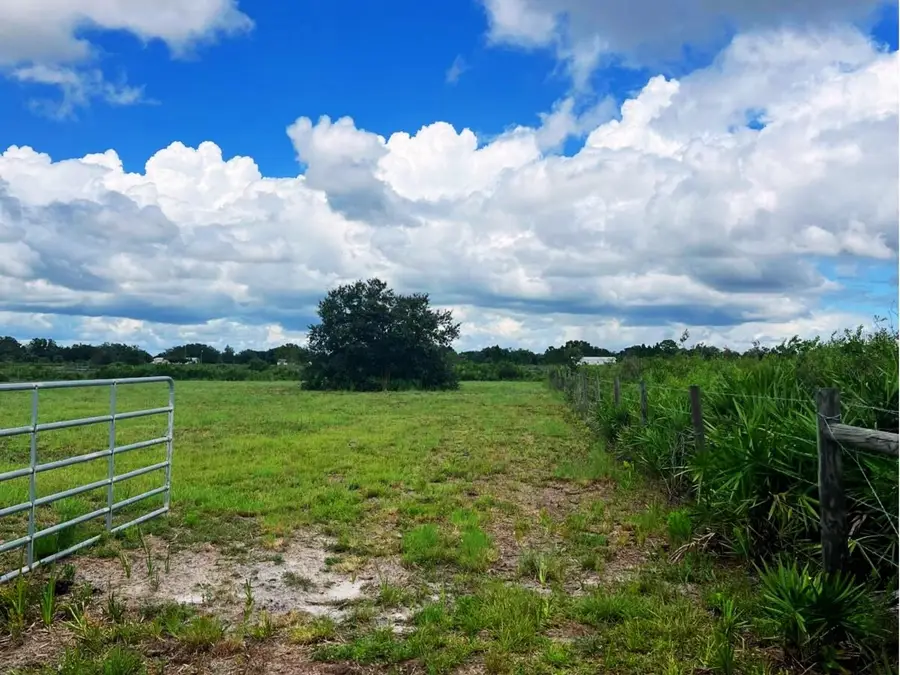 20533 NW 250th Street, Okeechobee, FL 34972 - Image #2