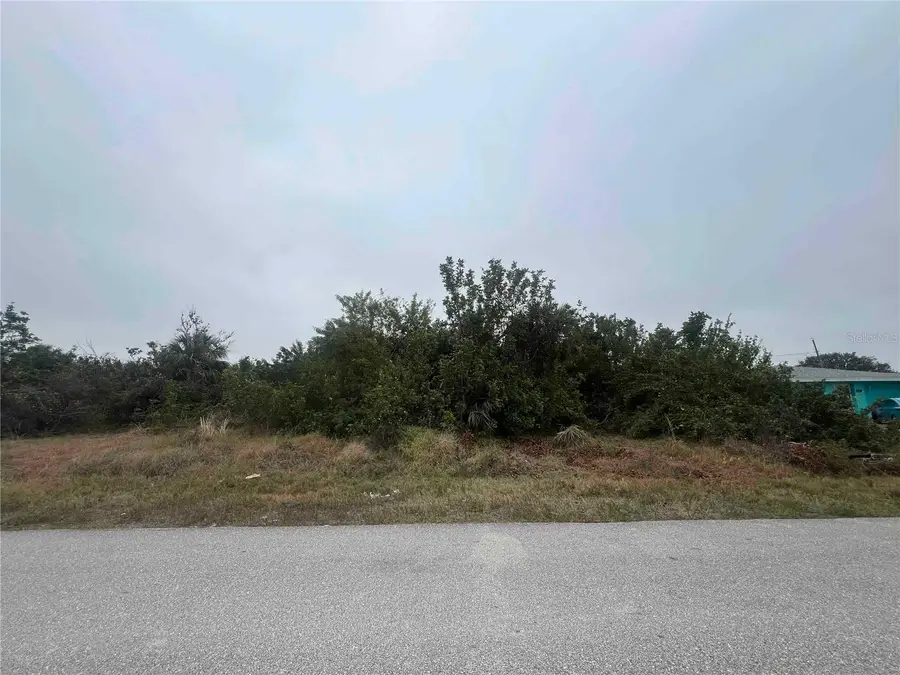 657 Cape Terrace Nw, Port Charlotte, FL 33952 - Image #2