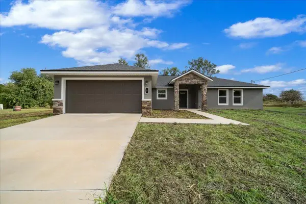 3 Malauka Radial Track, OCKLAWAHA, FL 32179