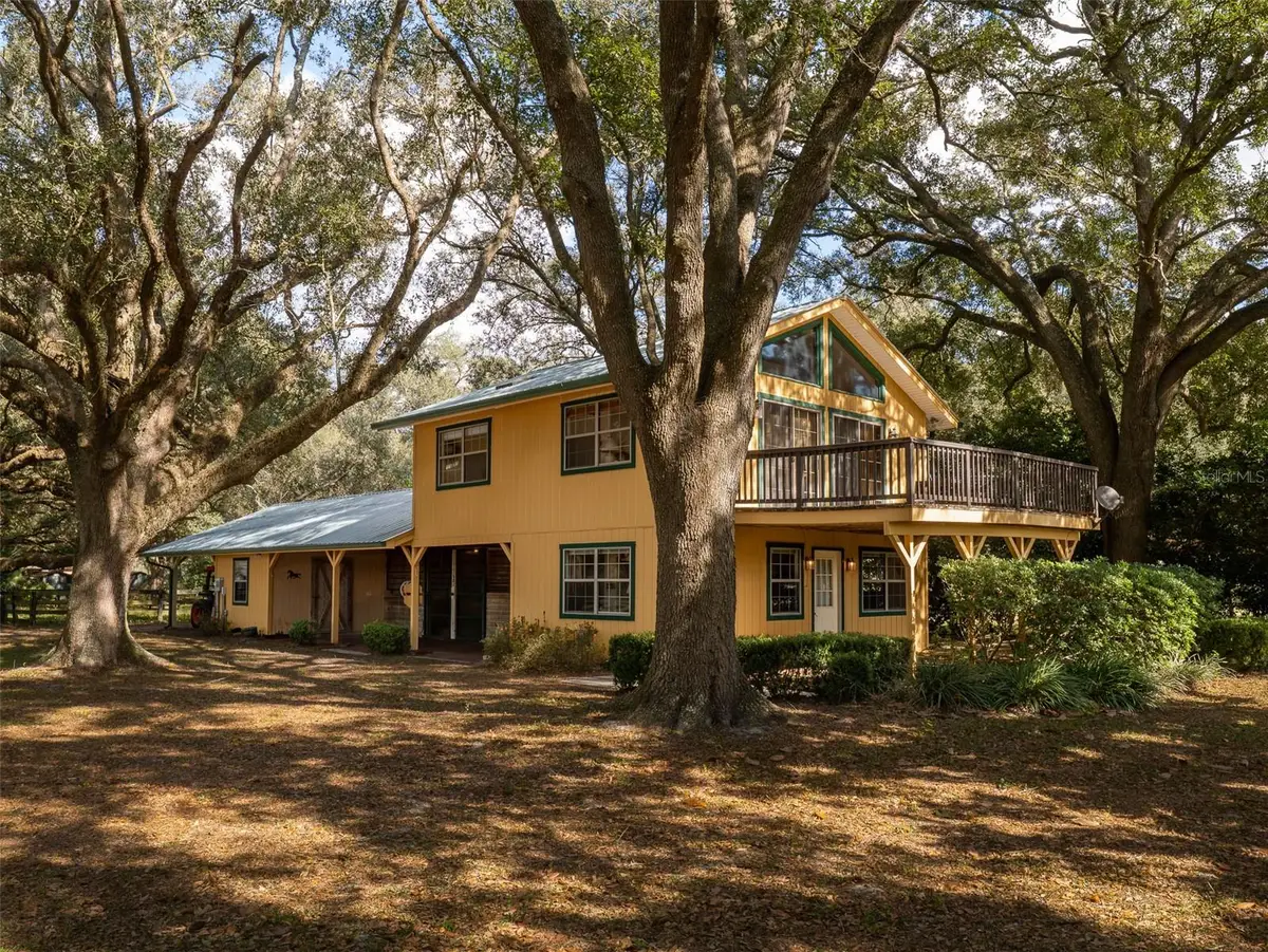 4951 SE 216th Avenue, Morriston, FL 32668 - Image #1