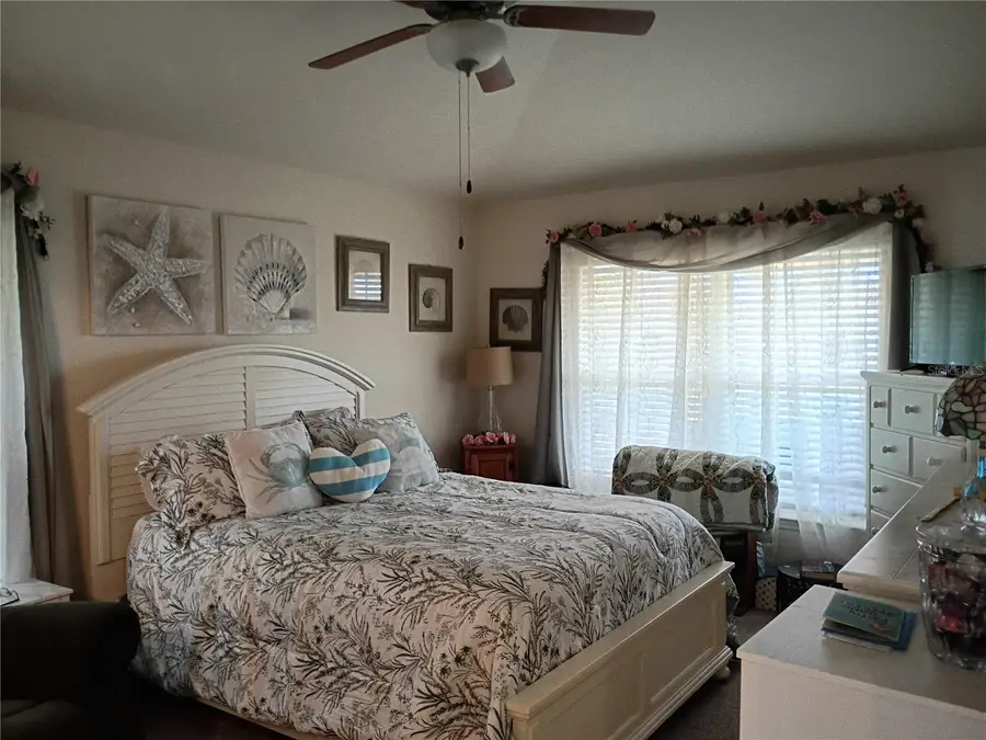 1006 NE 33rd Street, Cape Coral, FL 33909 - Image #3