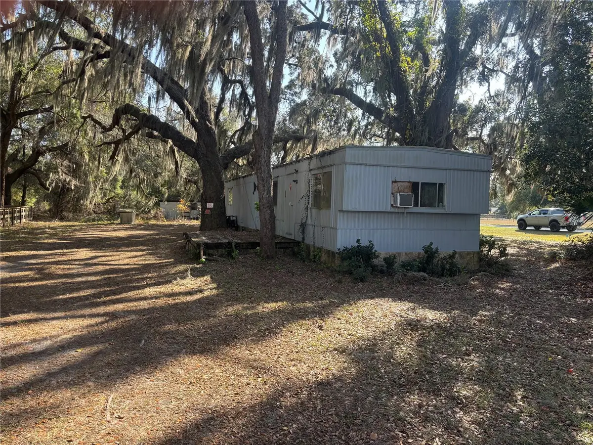 6335 SE 159th Court, Ocklawaha, FL 32179 - Image #1