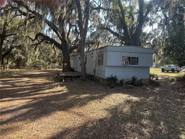 6335 SE 159th Court, OCKLAWAHA, FL 32179