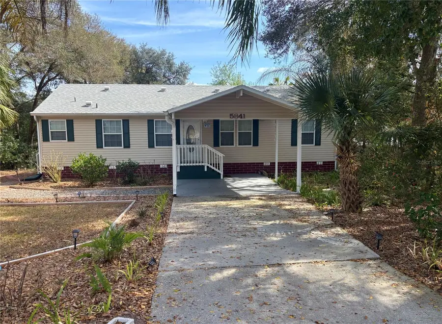 5841 SE 164th Avenue, Ocklawaha, FL 32179 - #2