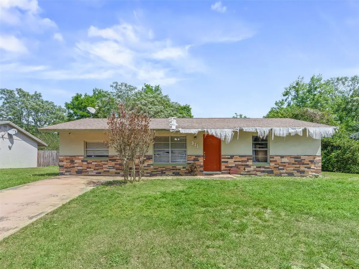 911 Jacaranda Drive, Lady Lake, FL 32159 - #1