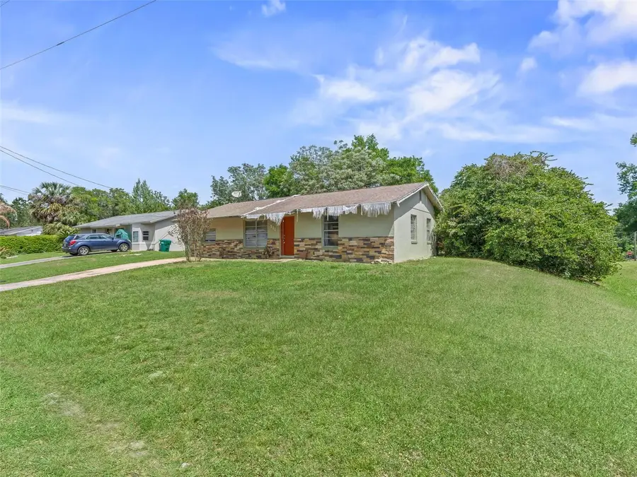 911 Jacaranda Drive, Lady Lake, FL 32159 - #2