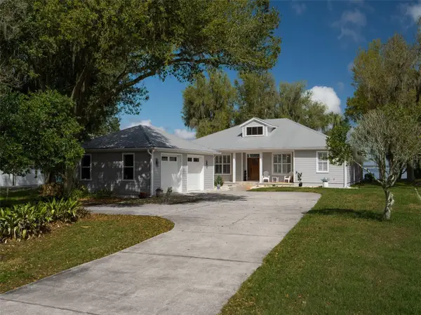 12495 SE Sunset Harbor Road, WEIRSDALE, FL 32195