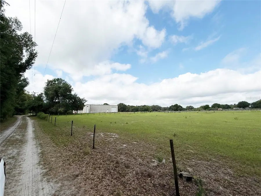SE Sunset Harbor Road, Weirsdale, FL 32195 - #2