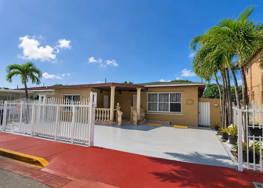 955 79th Terrace, Miami Beach, FL 33141 - #2