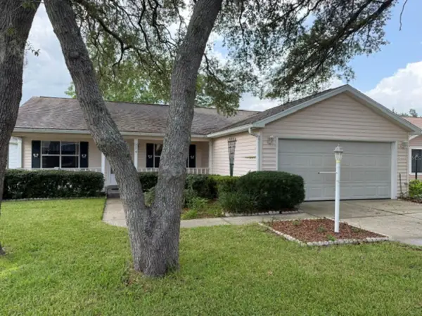 208 Aragon Lane, LADY LAKE, FL 32159