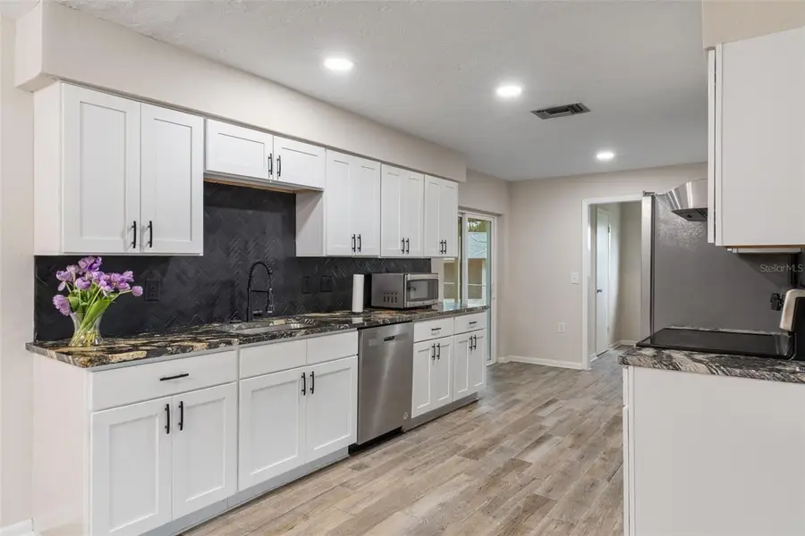 211 S Davis Street, Beverly Hills, FL 34465 - #3
