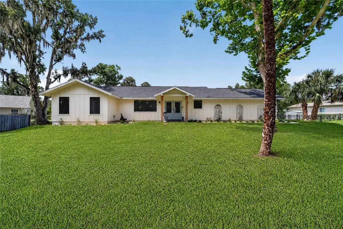 232 SE Kings Bay Dr, Crystal River, FL 34429 - #1