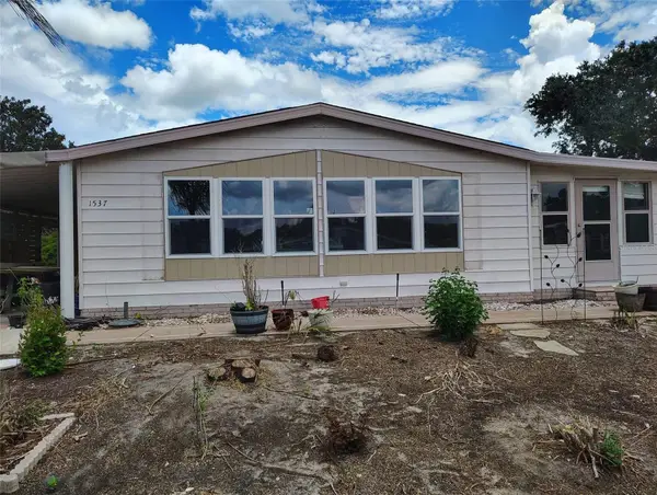 1537 Doral Circle, LADY LAKE, FL 32159