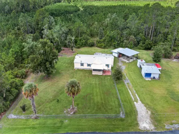 18748 NE 148th Terrace Road, FORT MC COY, FL 32134